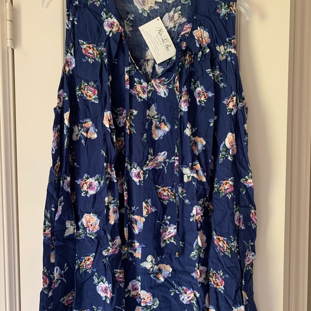 New floral sleeveless dress